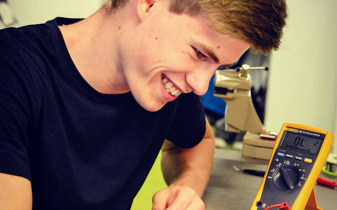 Insights into the Mechatronics Apprenticeship at LCM