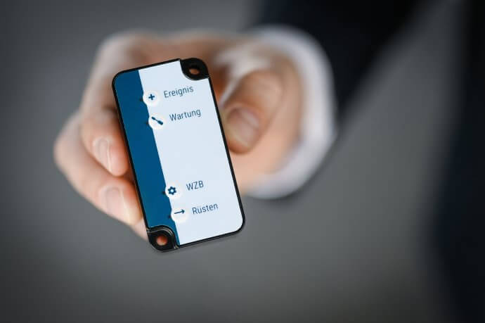 Intelligent anomaly detection in injection molding production